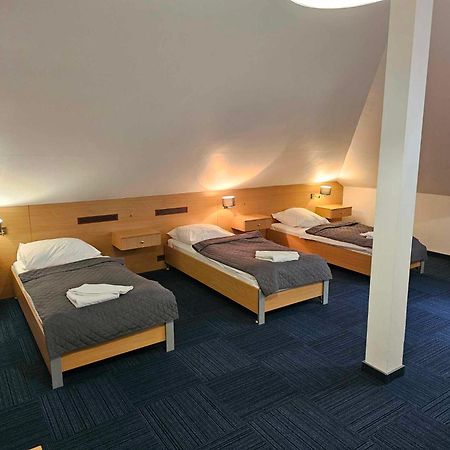 Hotel Agat Piotrków Trybunalski Esterno foto