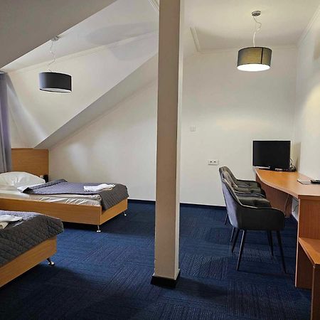 Hotel Agat Piotrków Trybunalski Esterno foto