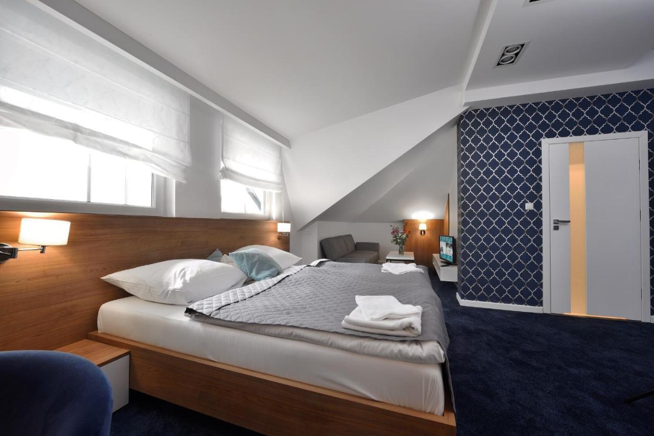 Hotel Agat Piotrków Trybunalski Esterno foto