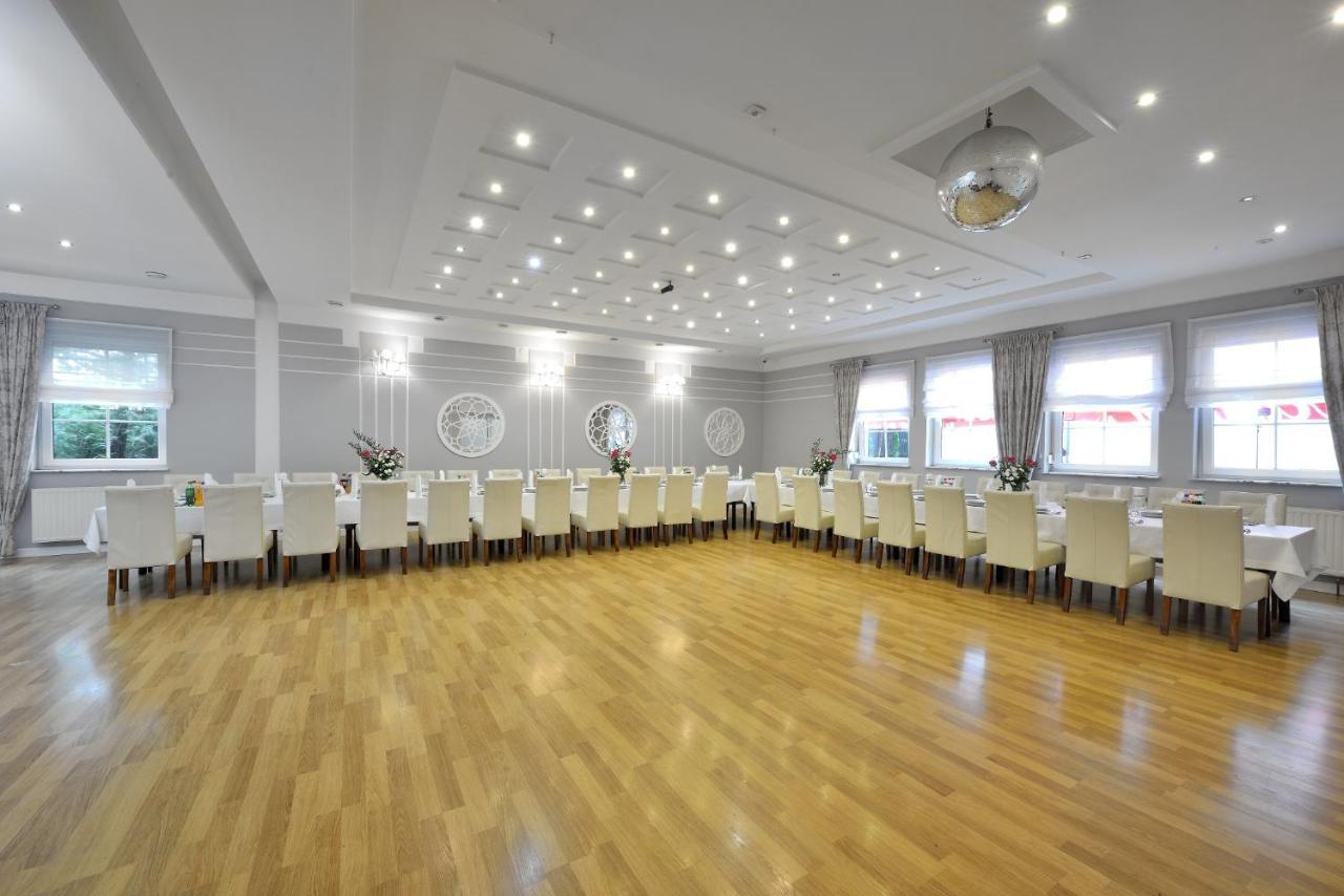 Hotel Agat Piotrków Trybunalski Esterno foto