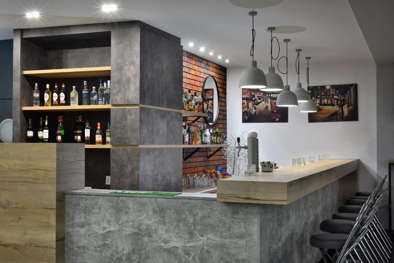 Hotel Agat Piotrków Trybunalski Esterno foto