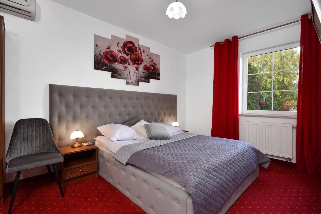Hotel Agat Piotrków Trybunalski Esterno foto