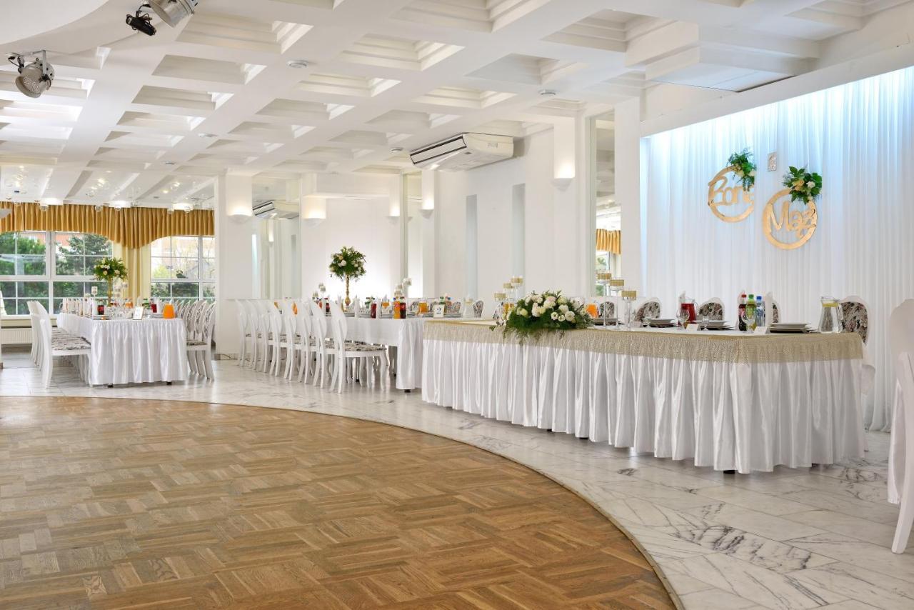 Hotel Agat Piotrków Trybunalski Esterno foto