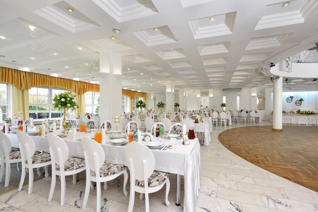 Hotel Agat Piotrków Trybunalski Esterno foto