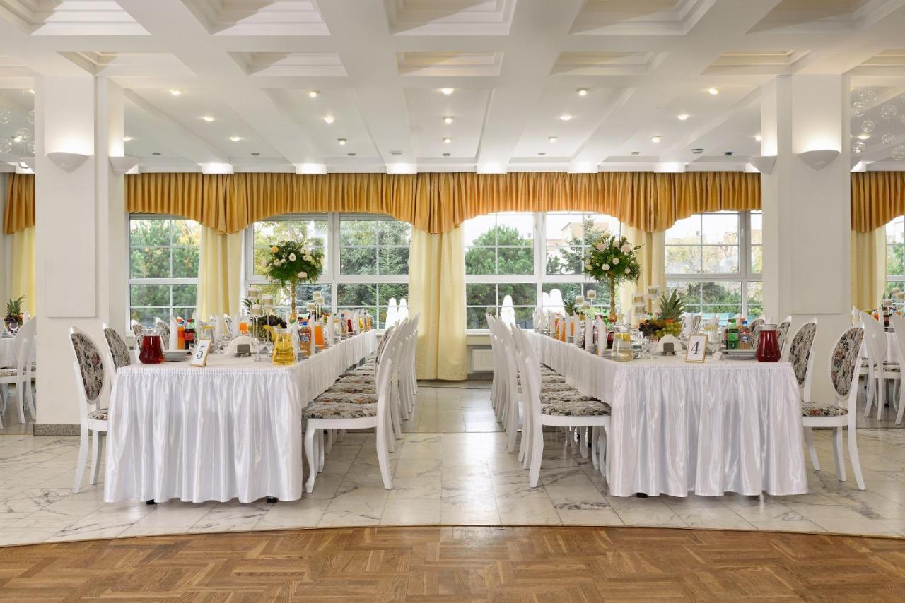 Hotel Agat Piotrków Trybunalski Esterno foto
