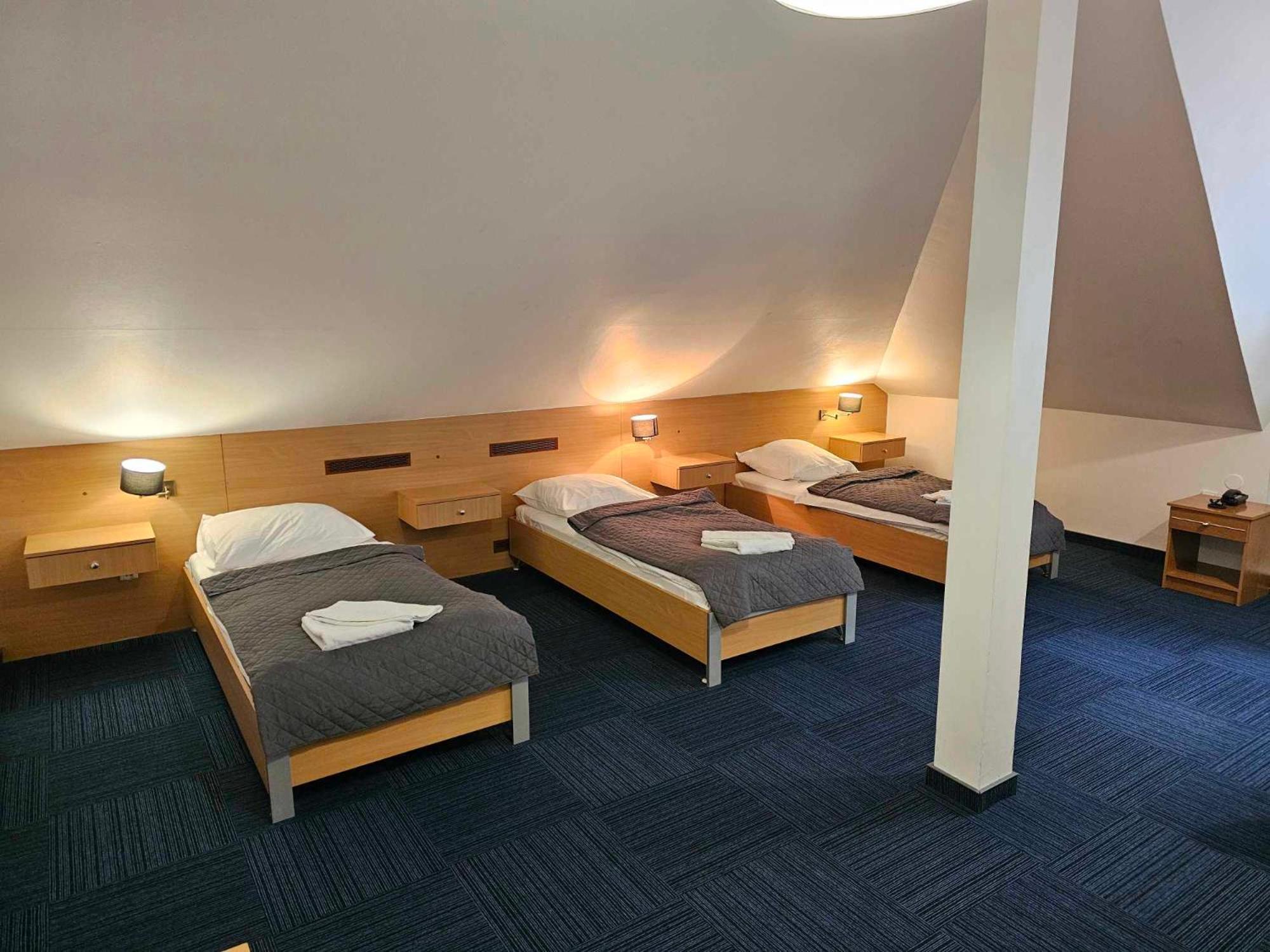 Hotel Agat Piotrków Trybunalski Esterno foto