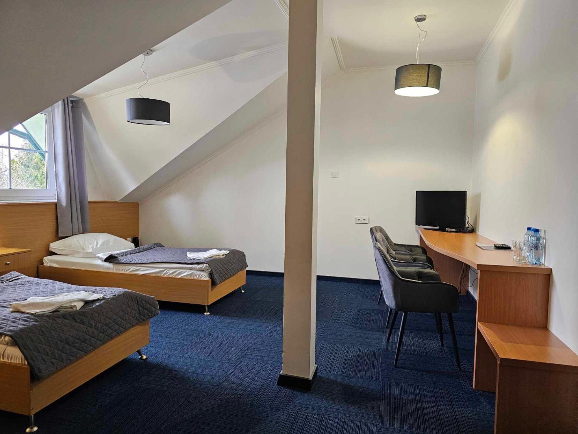 Hotel Agat Piotrków Trybunalski Esterno foto