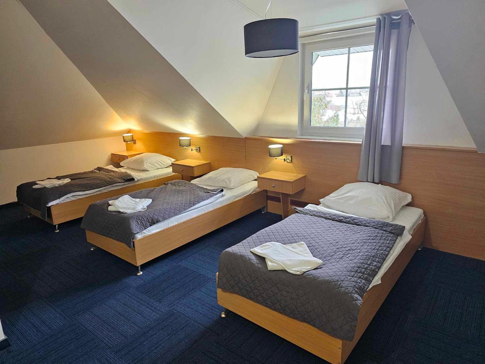 Hotel Agat Piotrków Trybunalski Esterno foto